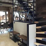 Mitch Chalet *