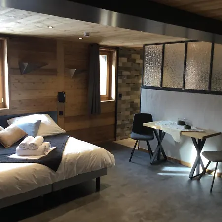 Mitch Chalet *